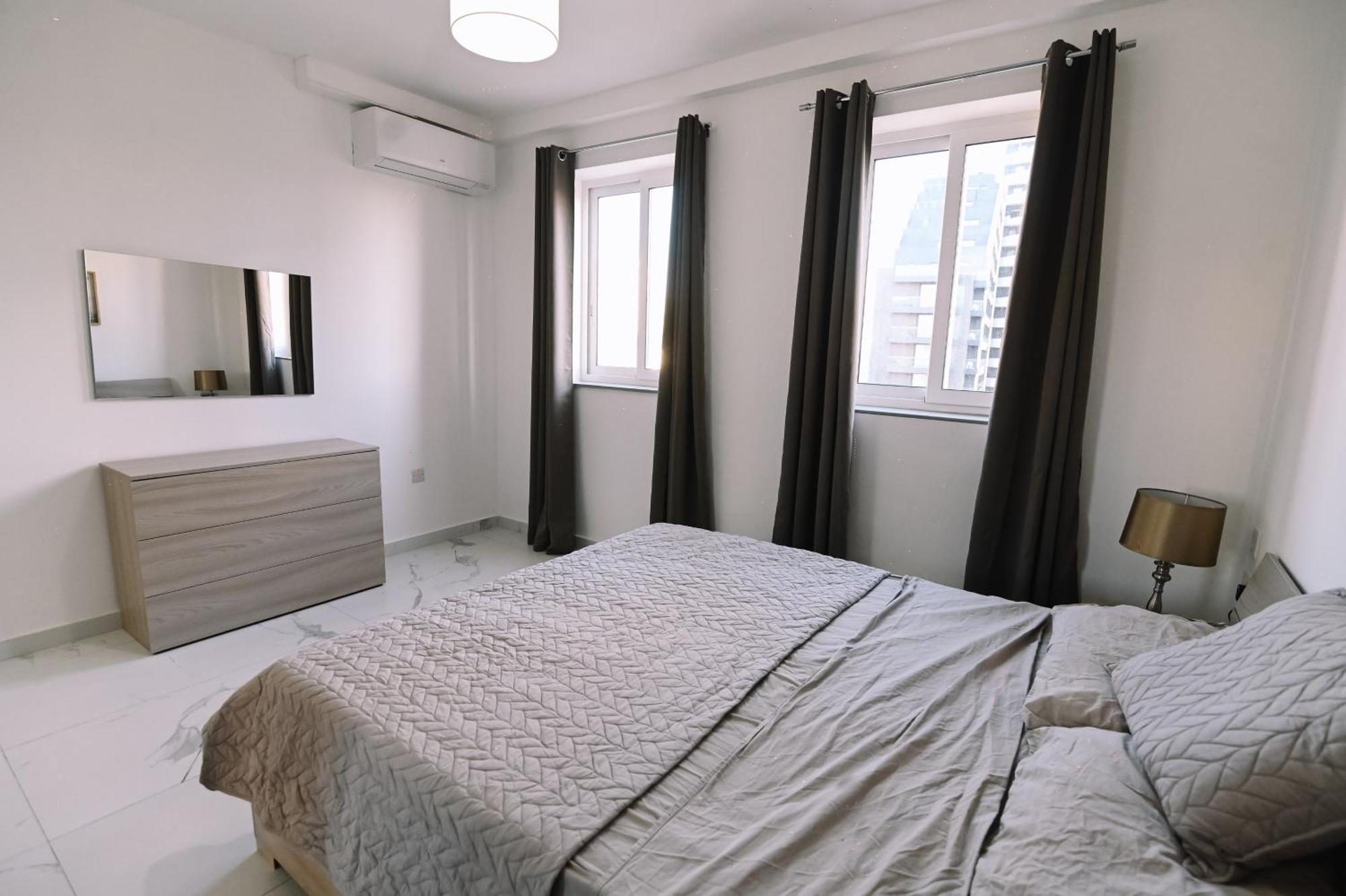 Bright 2 Bedroom Flat In Sliema! Экстерьер фото