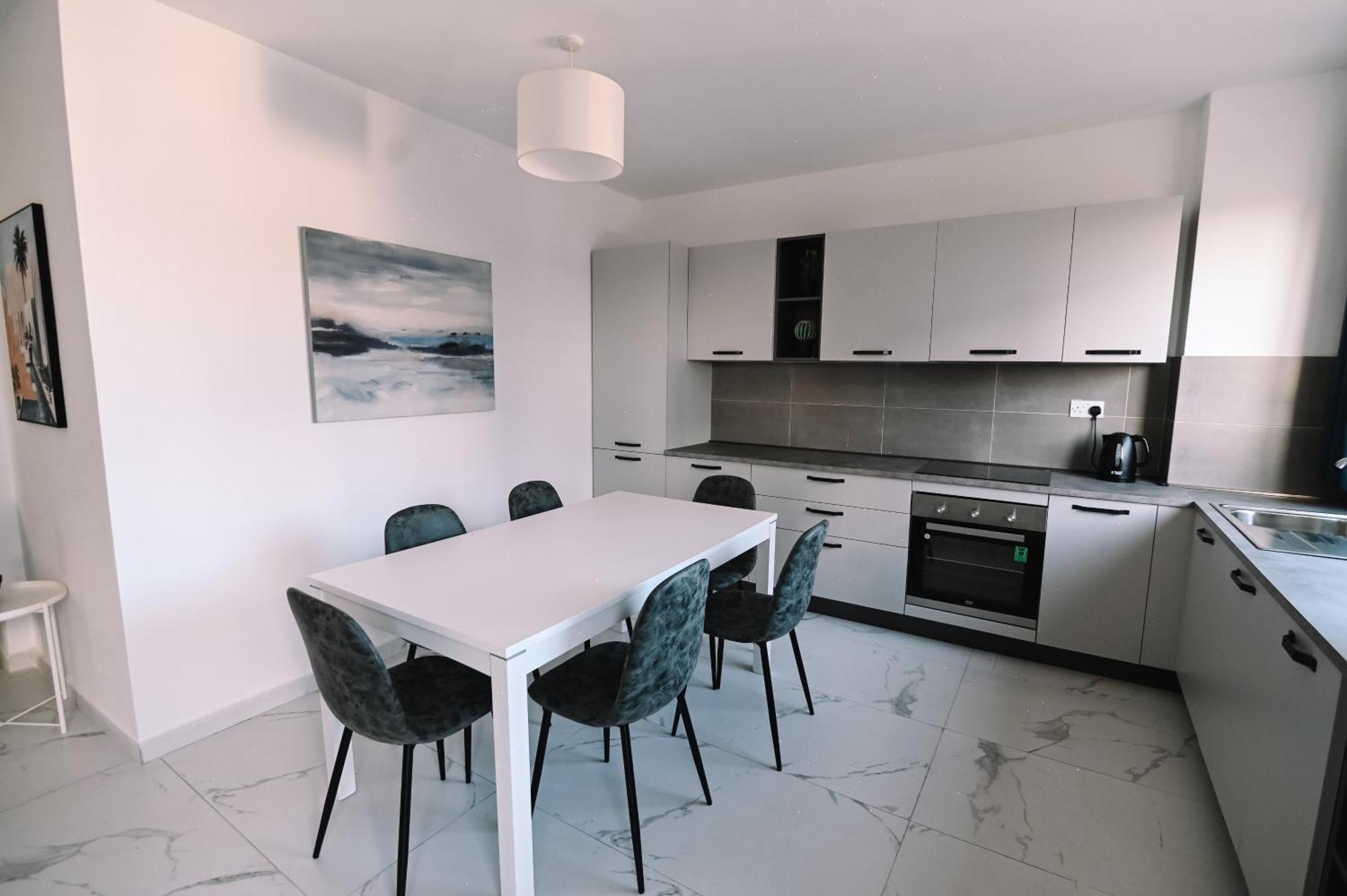 Bright 2 Bedroom Flat In Sliema! Экстерьер фото