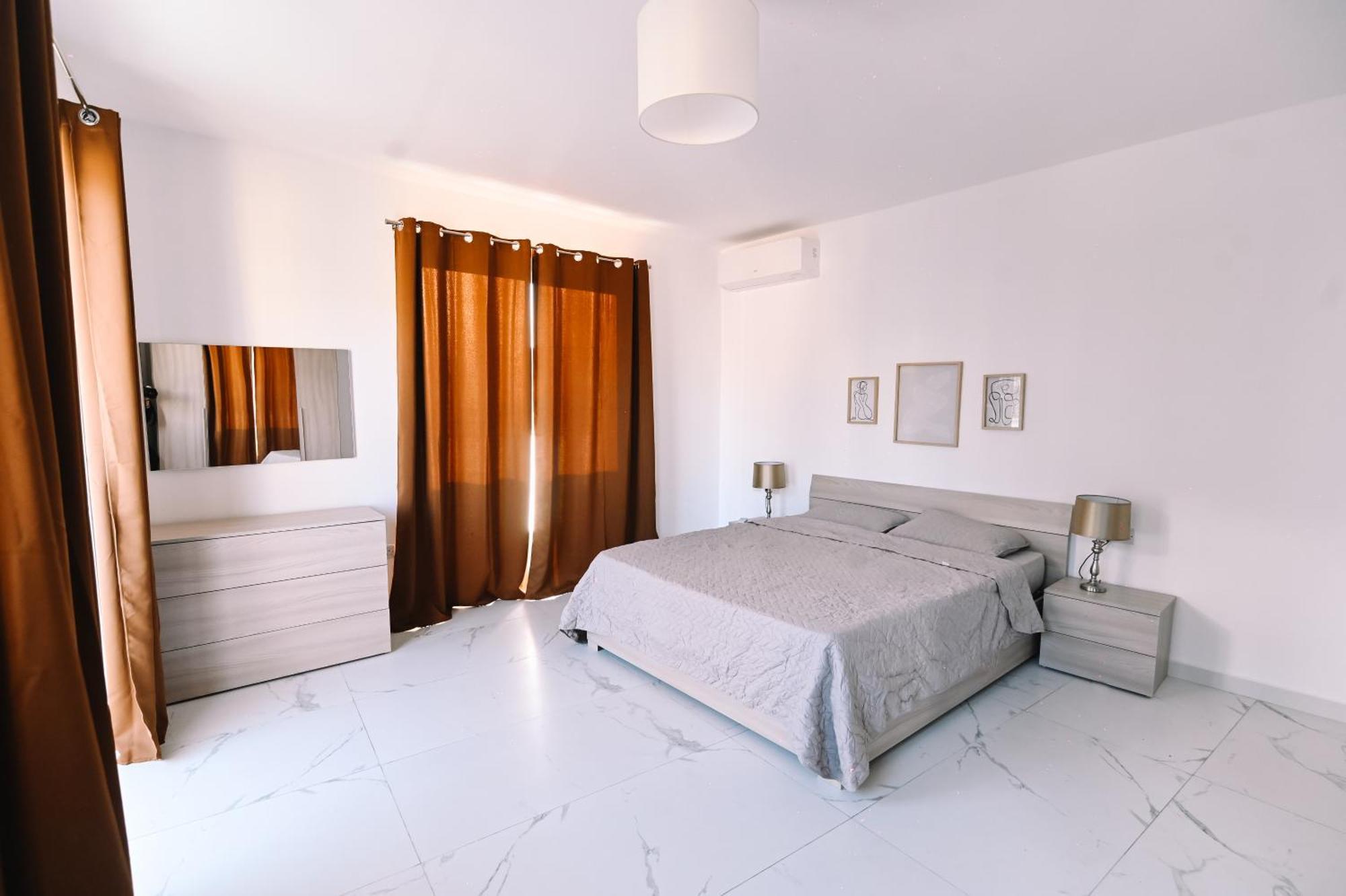 Bright 2 Bedroom Flat In Sliema! Экстерьер фото