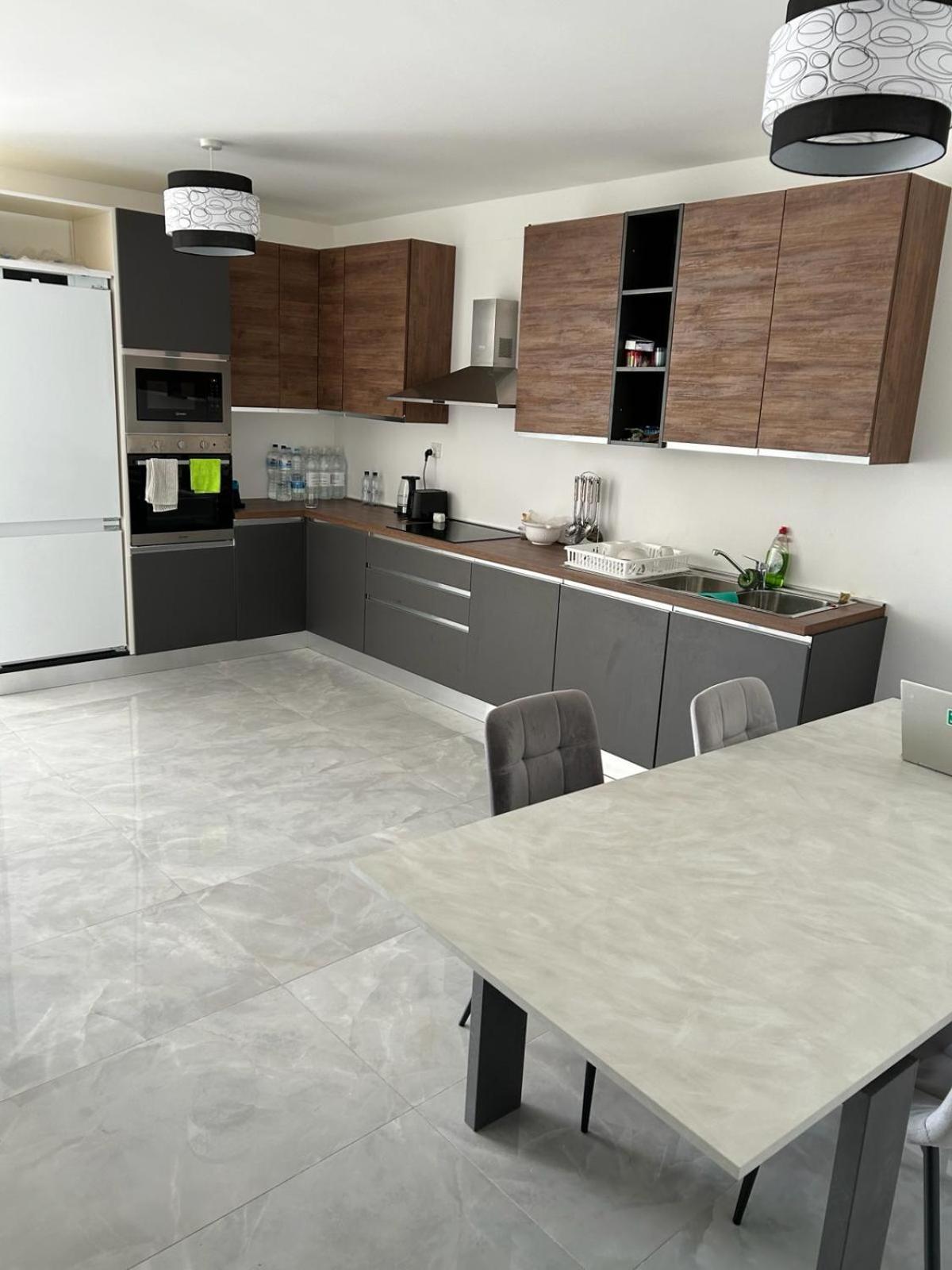 Bright 2 Bedroom Flat In Sliema! Номер фото